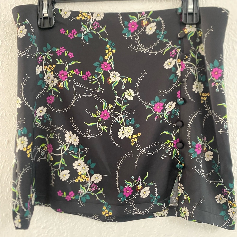 Urban Outfitters Black Floral Mini Skirt Satin Sz Large